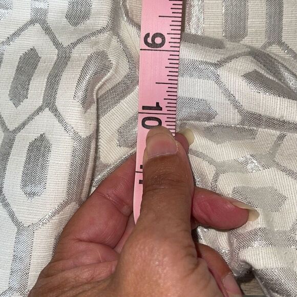 Banana Republic Vintage Womens Geometric Flat Front Shorts Beige Silver Metallic - Picture 8 of 9